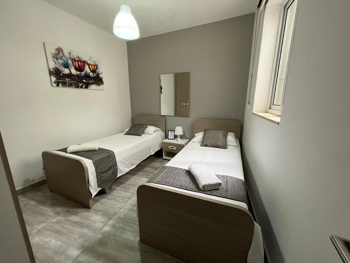 F8 Modern And Bright Apartment In Malta Msida Bagian luar foto