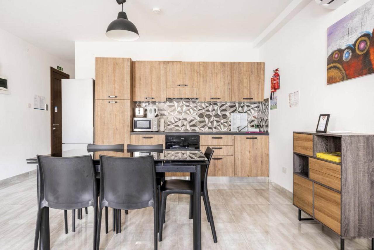 F8 Modern And Bright Apartment In Malta Msida Bagian luar foto