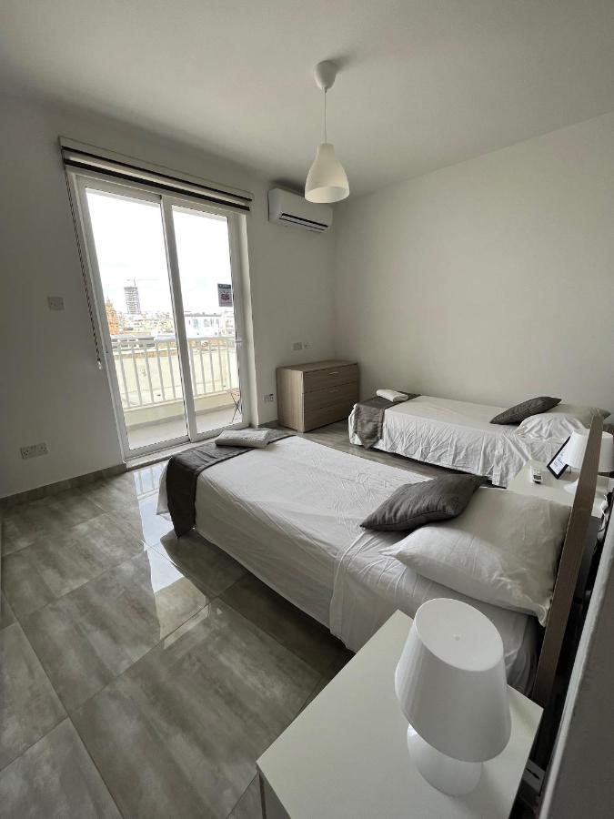 F8 Modern And Bright Apartment In Malta Msida Bagian luar foto