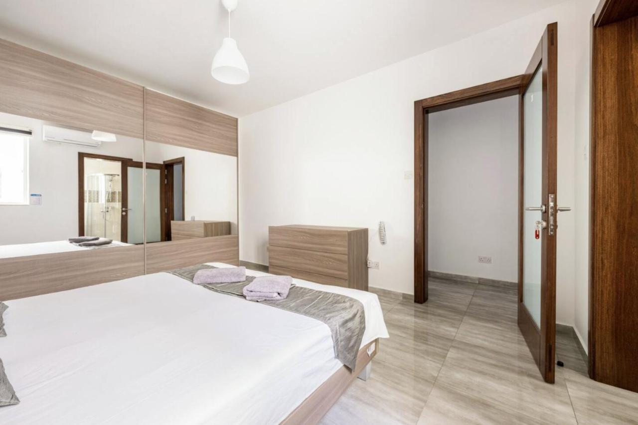 F8 Modern And Bright Apartment In Malta Msida Bagian luar foto