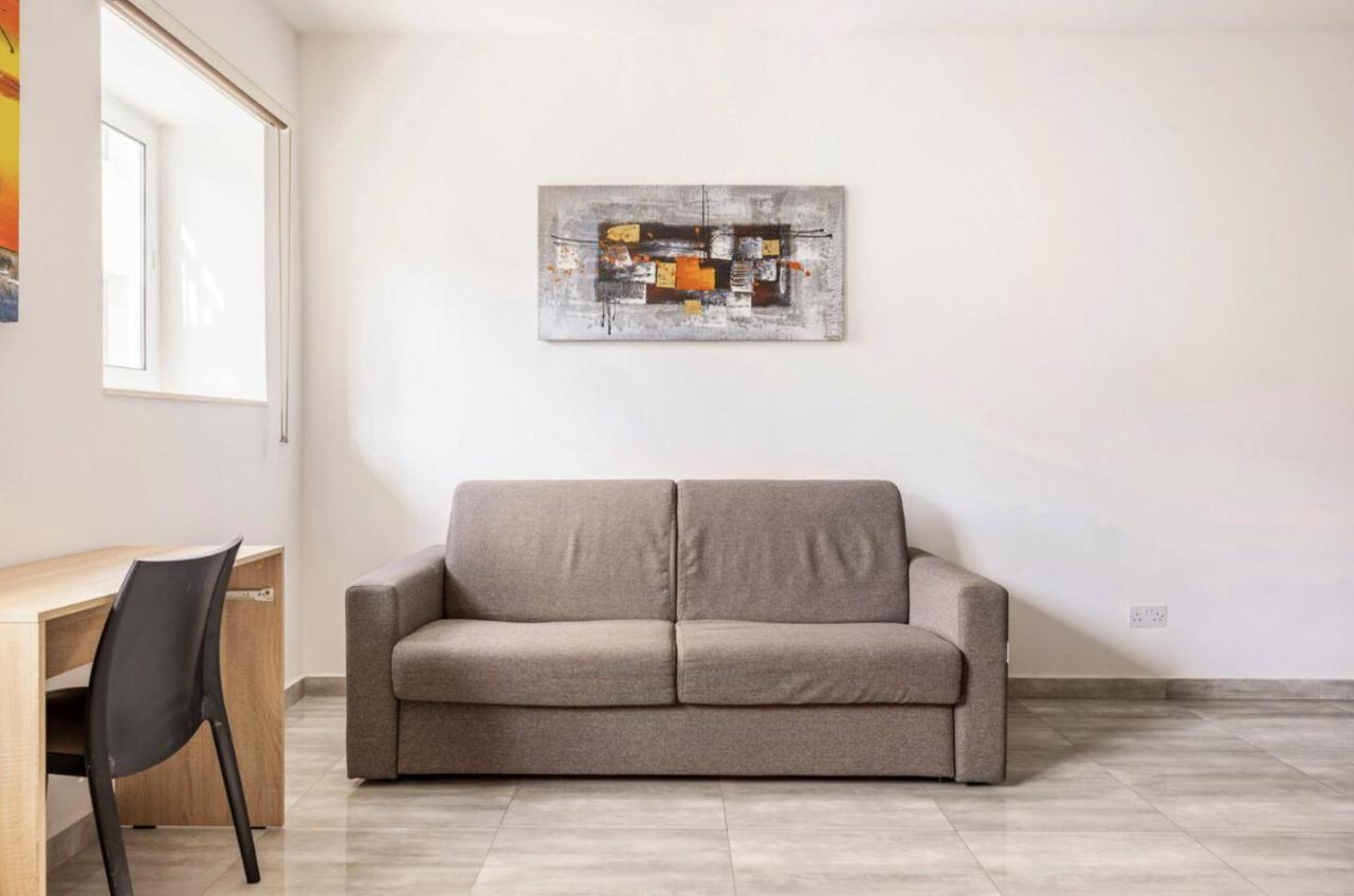 F8 Modern And Bright Apartment In Malta Msida Bagian luar foto