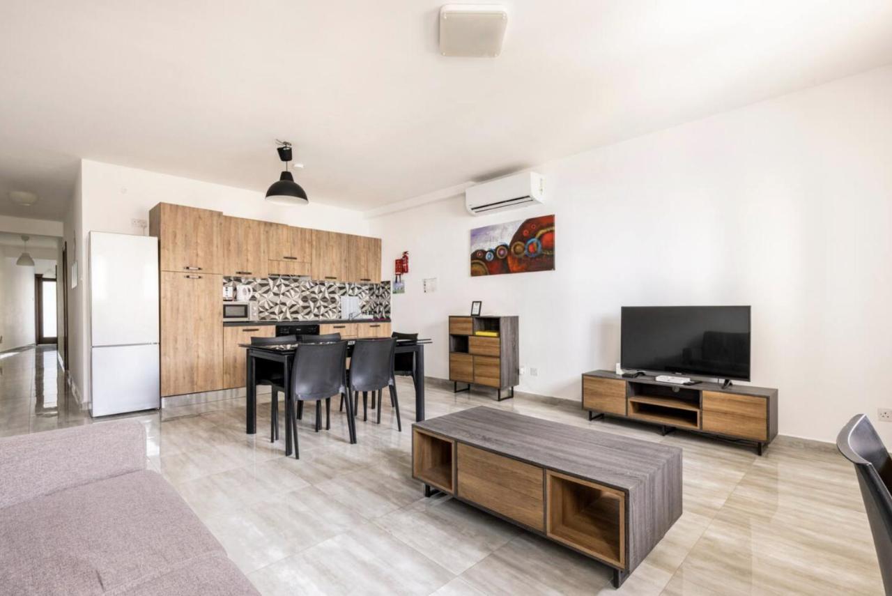 F8 Modern And Bright Apartment In Malta Msida Bagian luar foto
