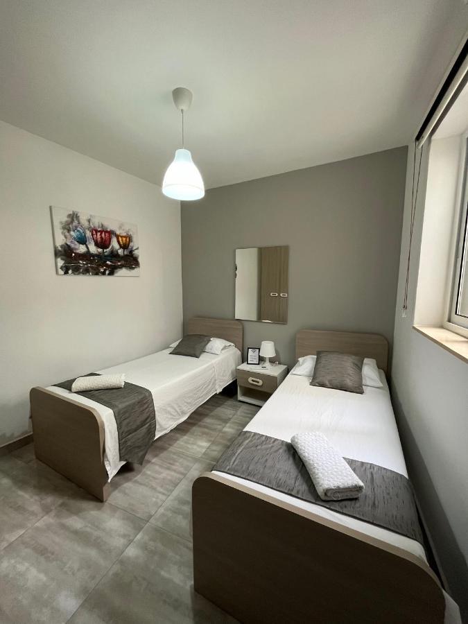 F8 Modern And Bright Apartment In Malta Msida Bagian luar foto